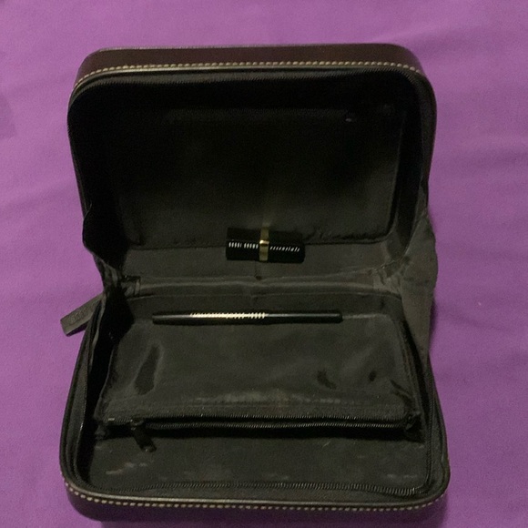 Bobbi Brown leather makeup kit - Picture 3 of 3